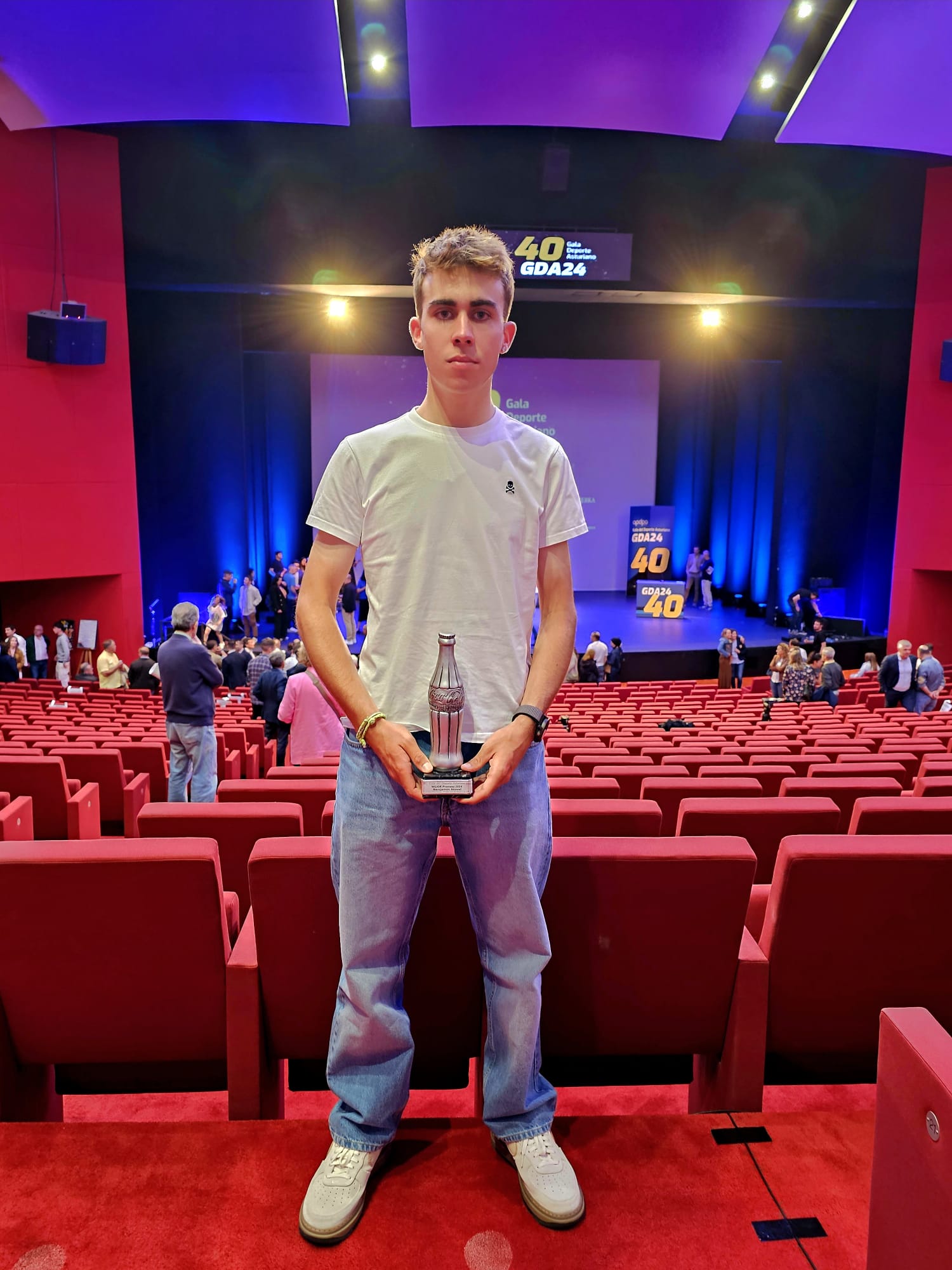 BENJAMIN NOVAL Y LA FEDERACIÓN DE CICLISMO PREMIADOS EN LA GALA DEL DEPORTE ASTURIANO