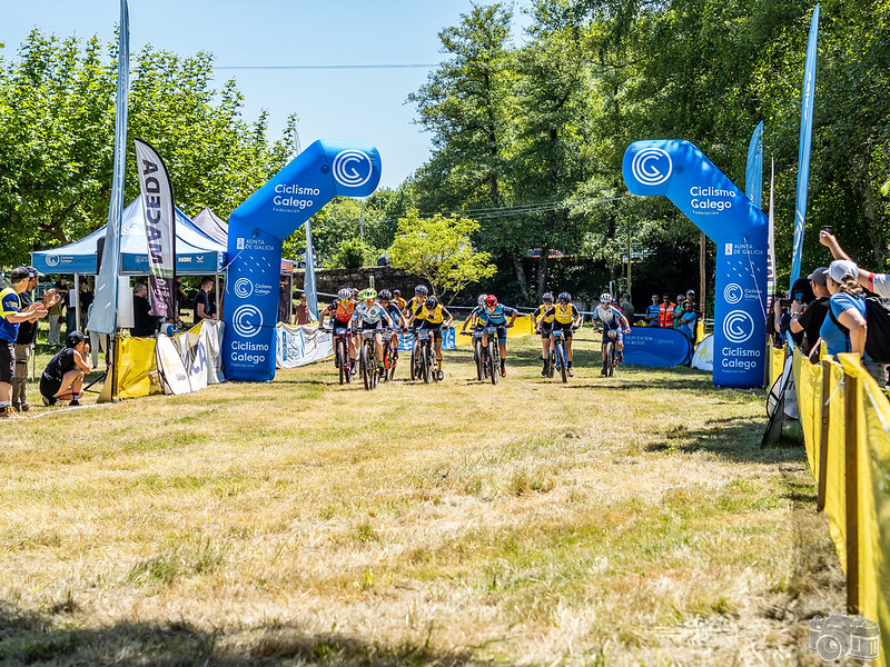 Saúl López exerce de anfitrión e de gañador na Copa Galicia XCO de Maceda