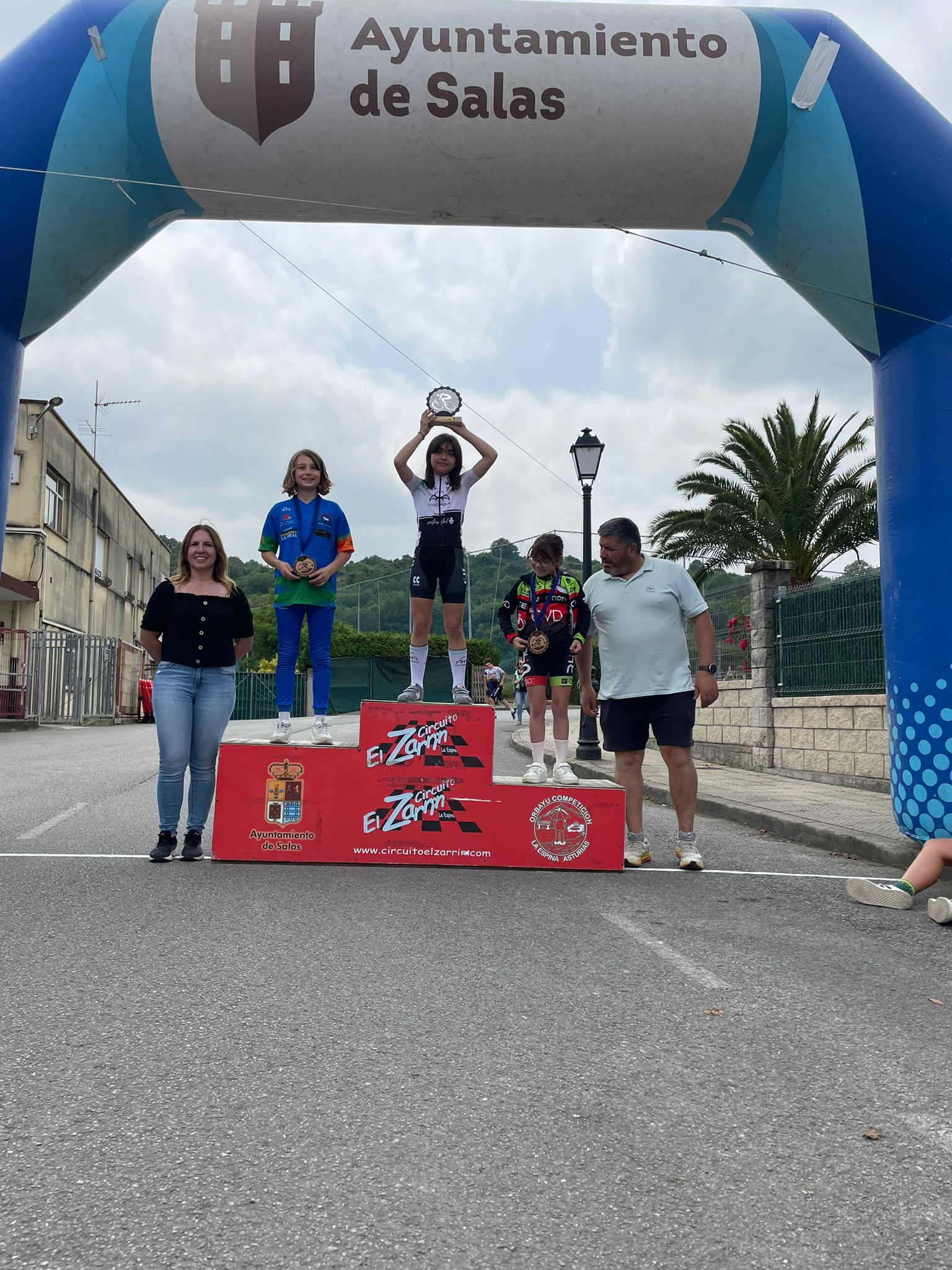 Éxito de participación en el Trofeo Salas 2025 de ciclismo base