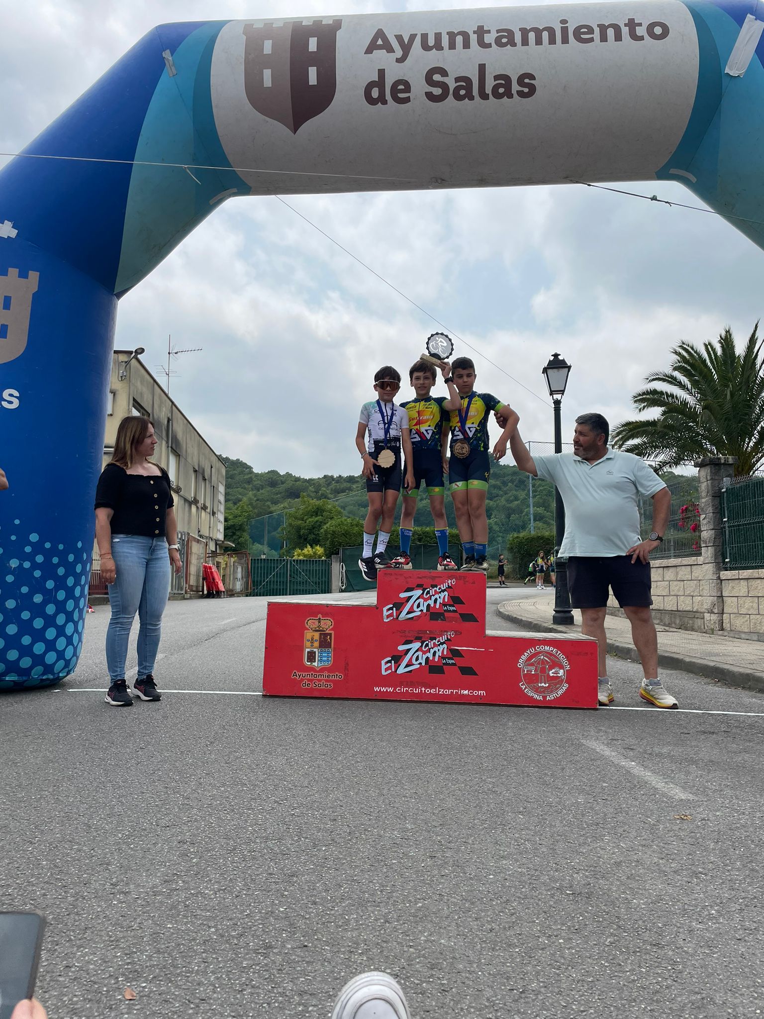 Éxito de participación en el Trofeo Salas 2025 de ciclismo base
