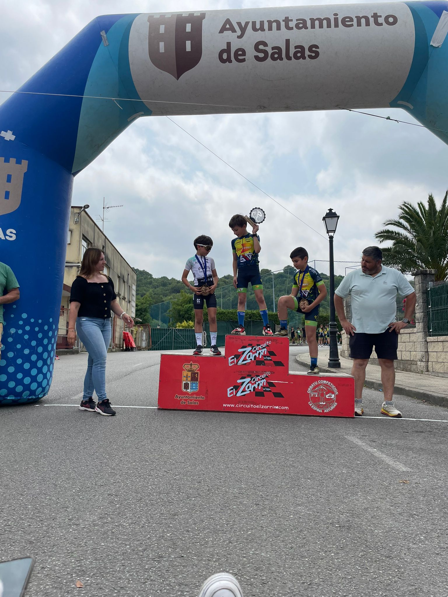 Éxito de participación en el Trofeo Salas 2025 de ciclismo base