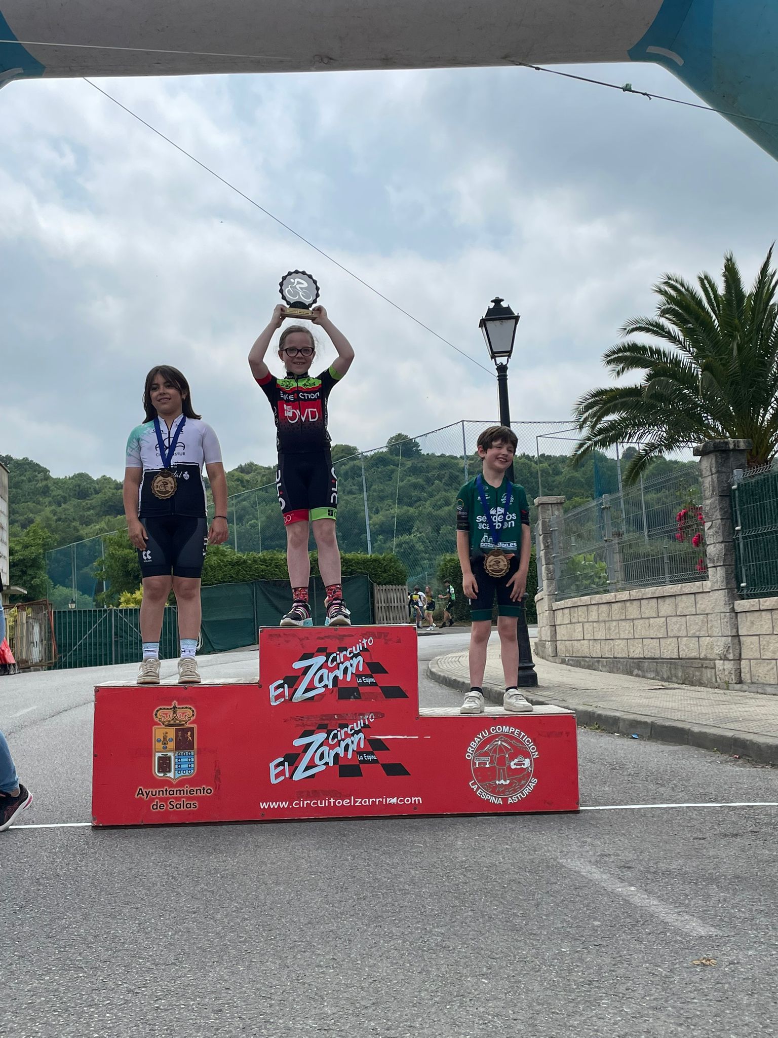 Éxito de participación en el Trofeo Salas 2025 de ciclismo base