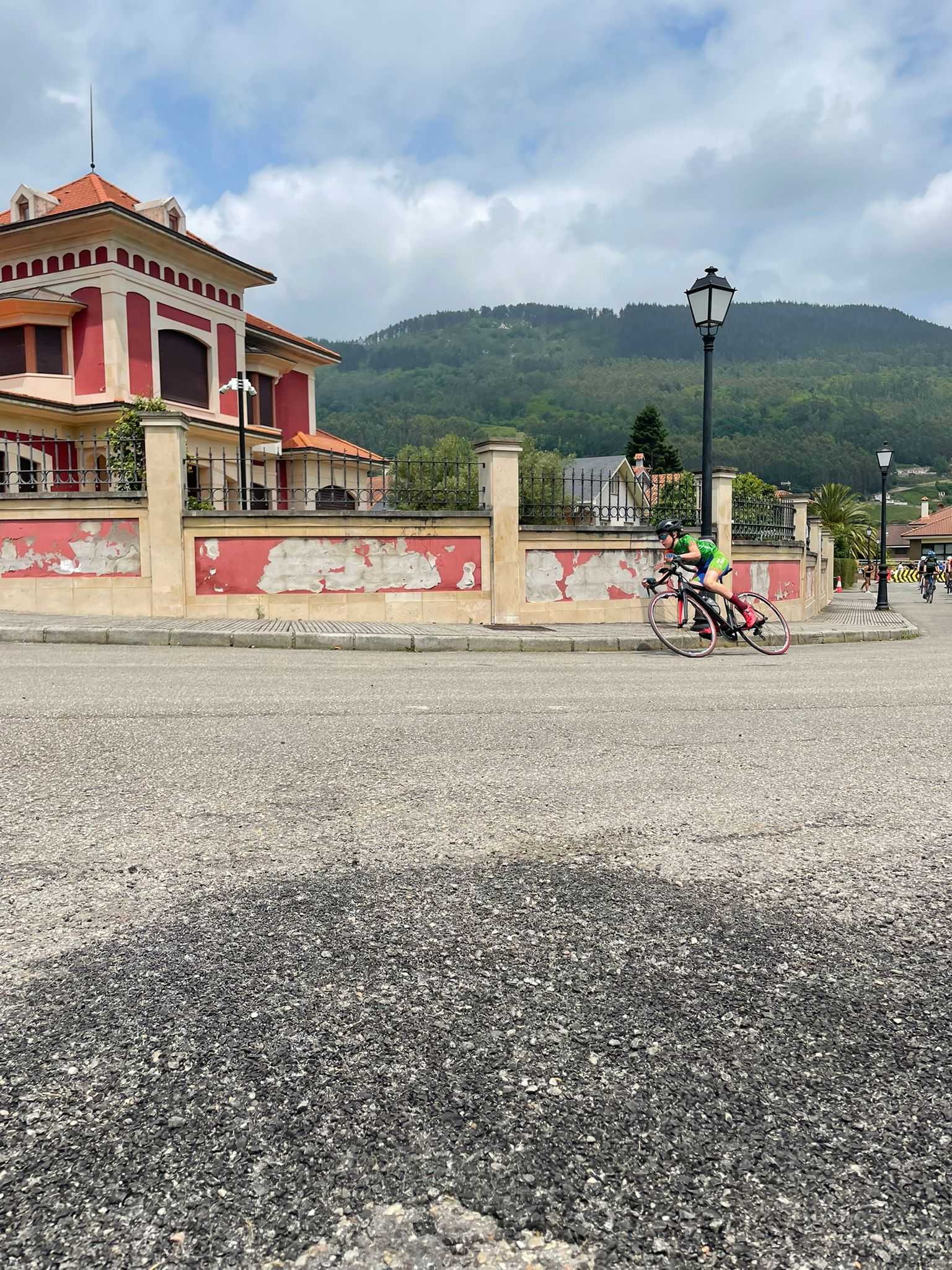 Éxito de participación en el Trofeo Salas 2025 de ciclismo base