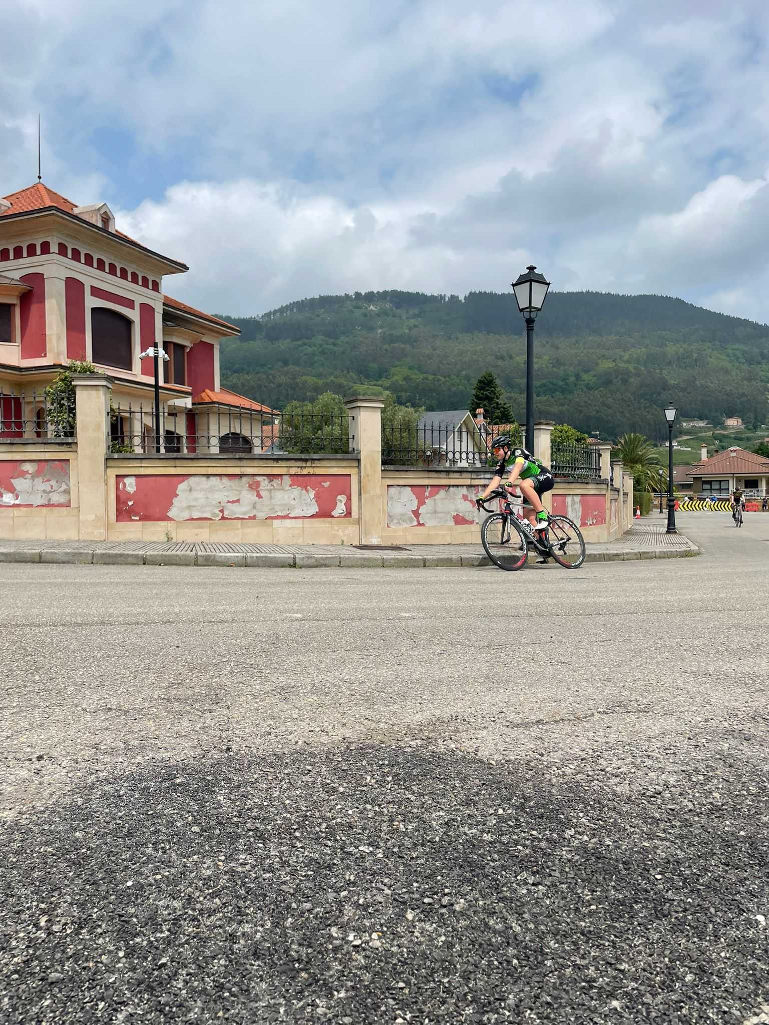 Éxito de participación en el Trofeo Salas 2025 de ciclismo base