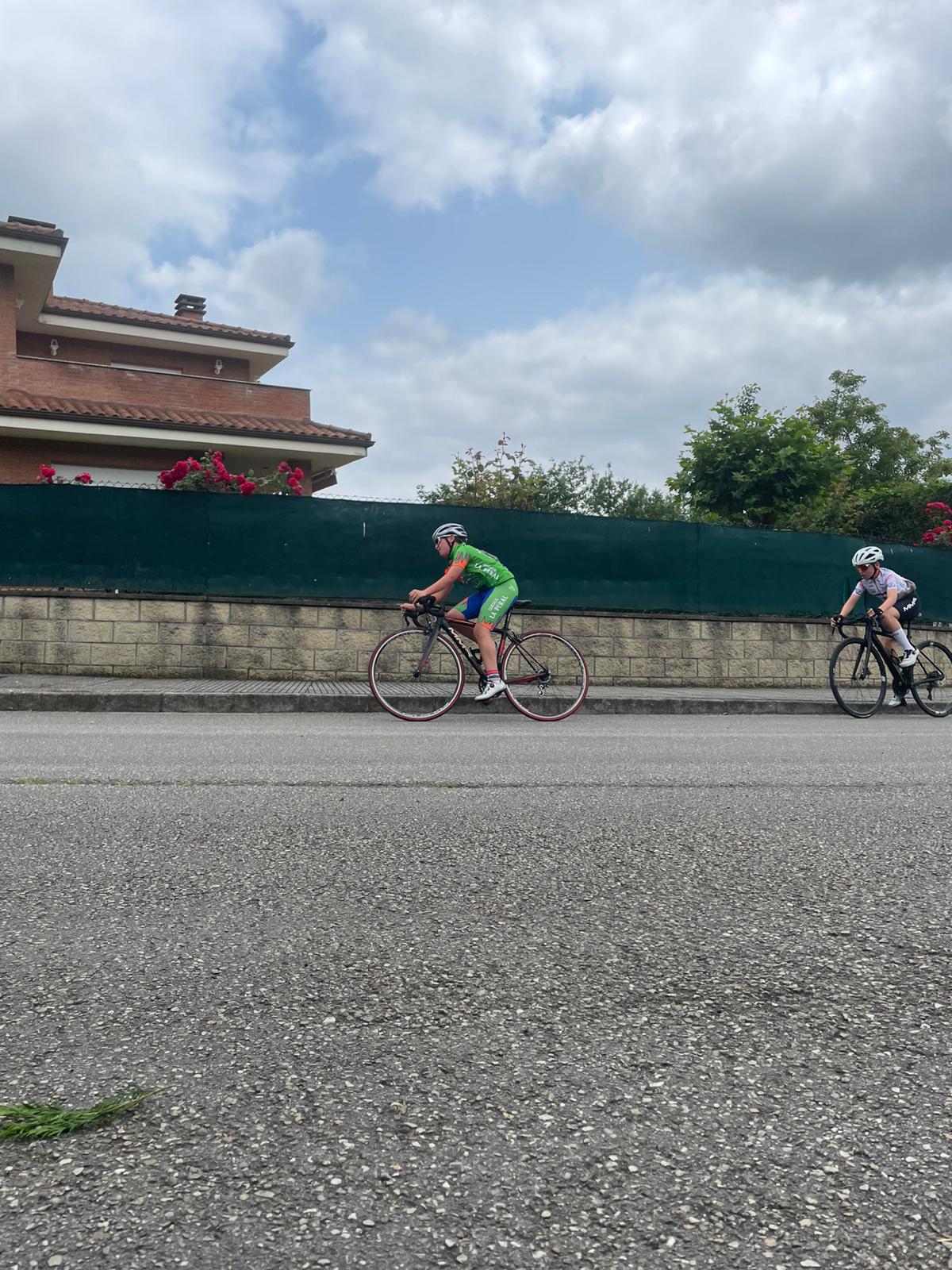 Éxito de participación en el Trofeo Salas 2025 de ciclismo base