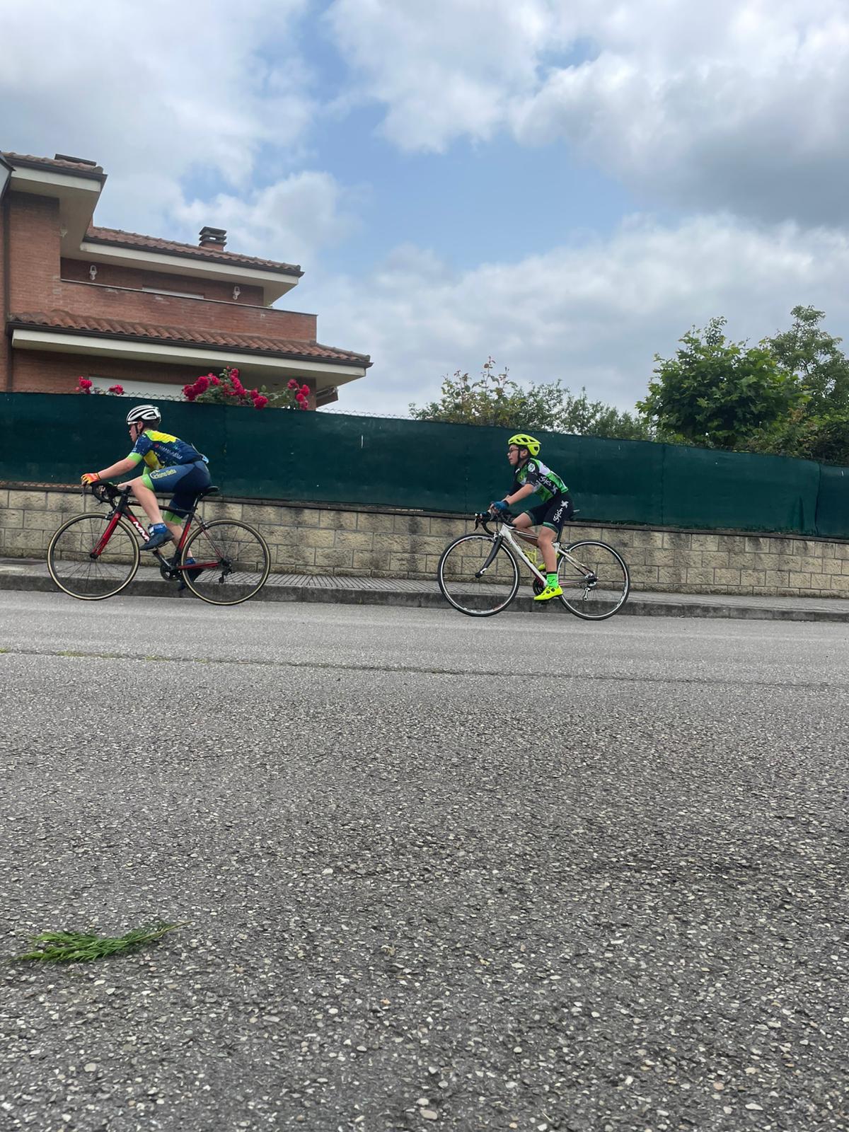 Éxito de participación en el Trofeo Salas 2025 de ciclismo base