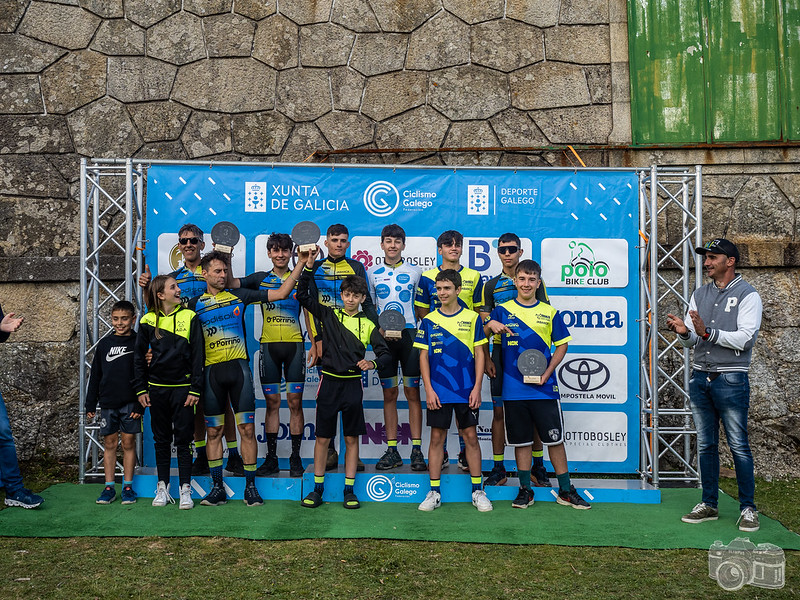 Lara Lois e Saúl López brindan recitais de altura na Copa Galicia XCO de Poio
