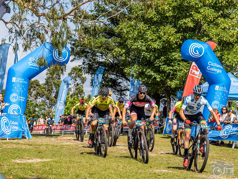 Lara Lois e Saúl López brindan recitais de altura na Copa Galicia XCO de Poio