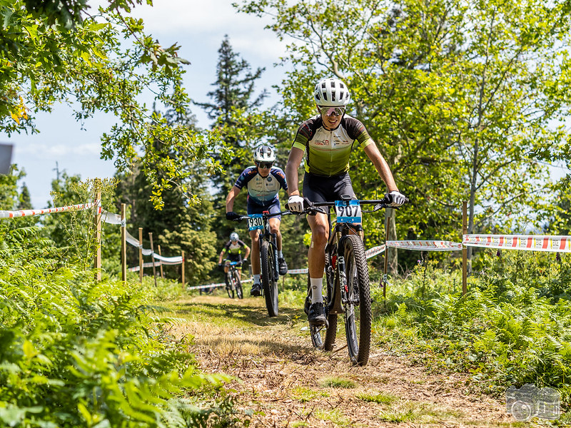 Lara Lois e Saúl López brindan recitais de altura na Copa Galicia XCO de Poio