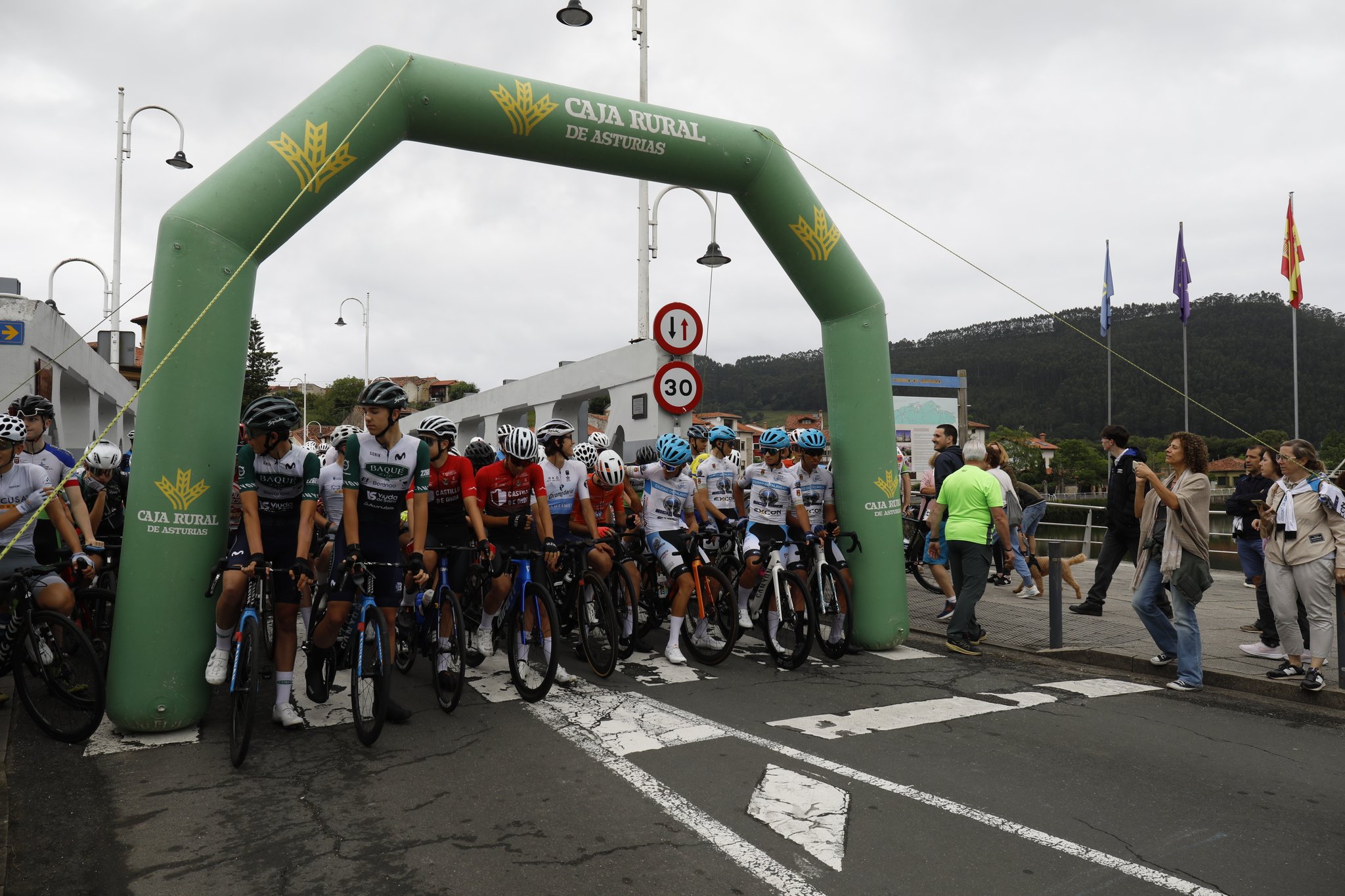 Noval se exhibe para triunfar en el Memorial José Luis Junco de la Copa de España Junior Cofidis