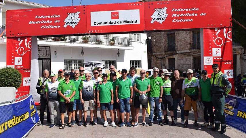 HUGO-GoMEZ-Y-GABRIEL-RODAS-HOMENAJEAN-A-ANTONIO-SUaREZ-EN-CORPA-
