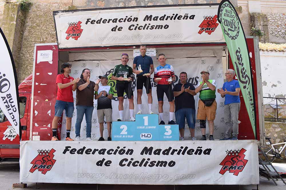 HUGO GÓMEZ Y GABRIEL RODAS HOMENAJEAN A ANTONIO SUÁREZ EN CORPA