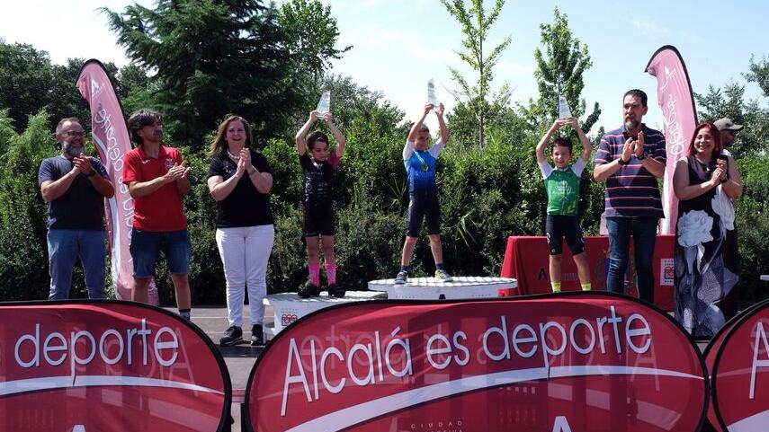 eXITO-ROTUNDO-EN-EL-I-TROFEO-CICLISTA-CIUDAD-DE-ALCALa