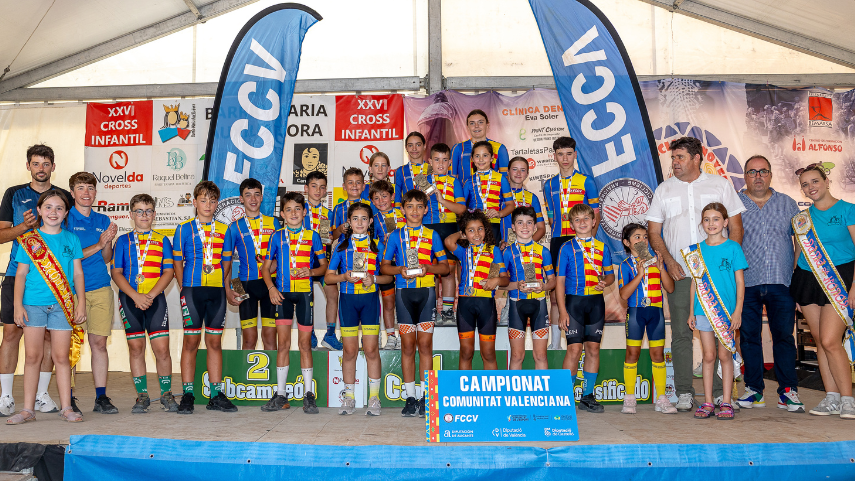 Novelda-celebra-una-gran-fiesta-del-ciclismo-base-en-la-final-autonomica-de-Escuelas
