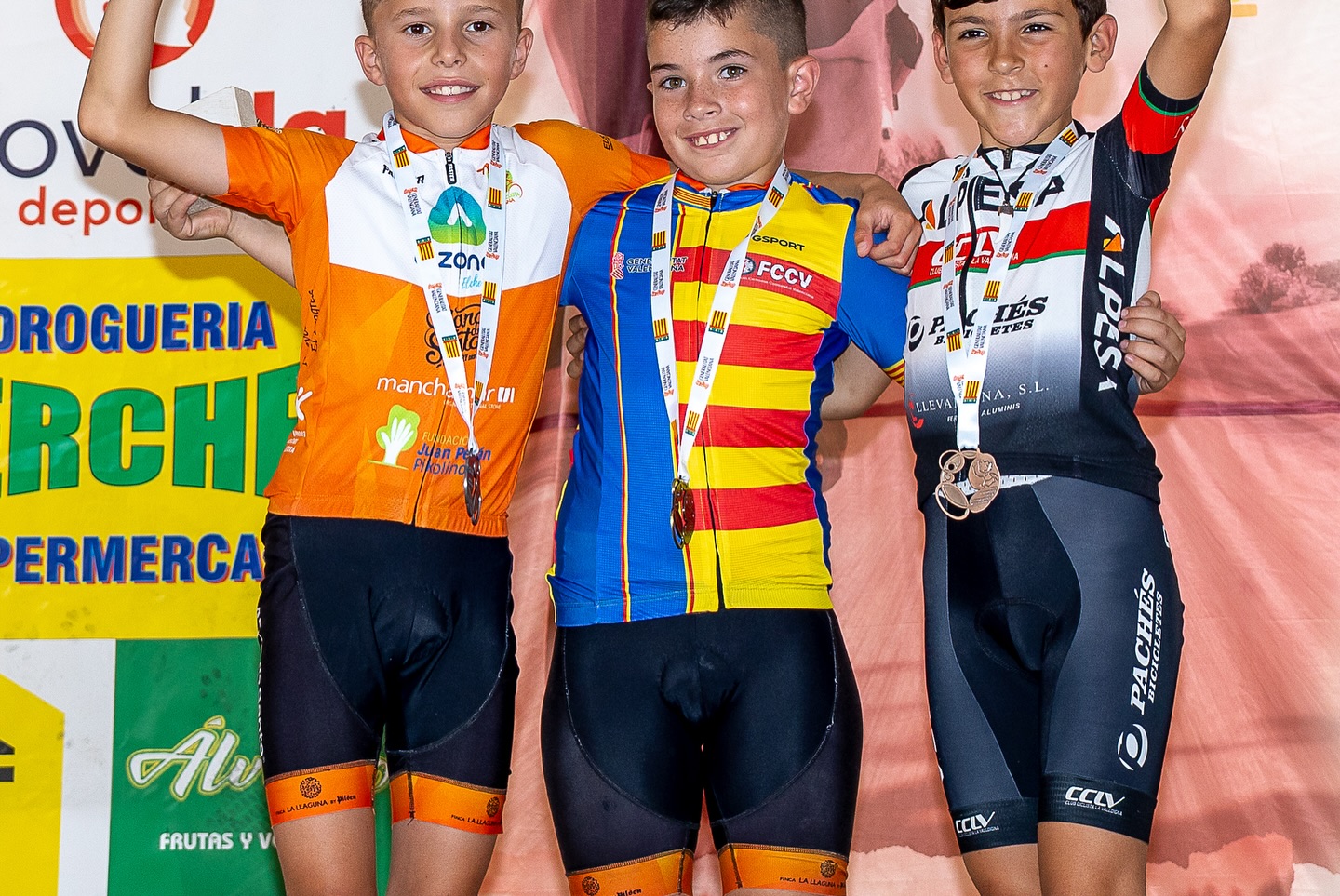 Novelda celebra una gran fiesta del ciclismo base en la final autonómica de Escuelas
