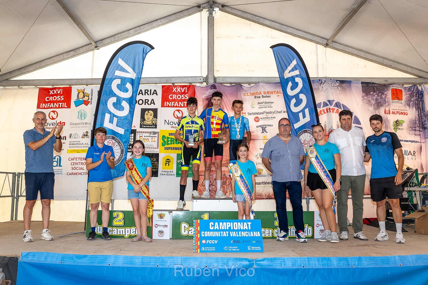 Novelda celebra una gran fiesta del ciclismo base en la final autonómica de Escuelas