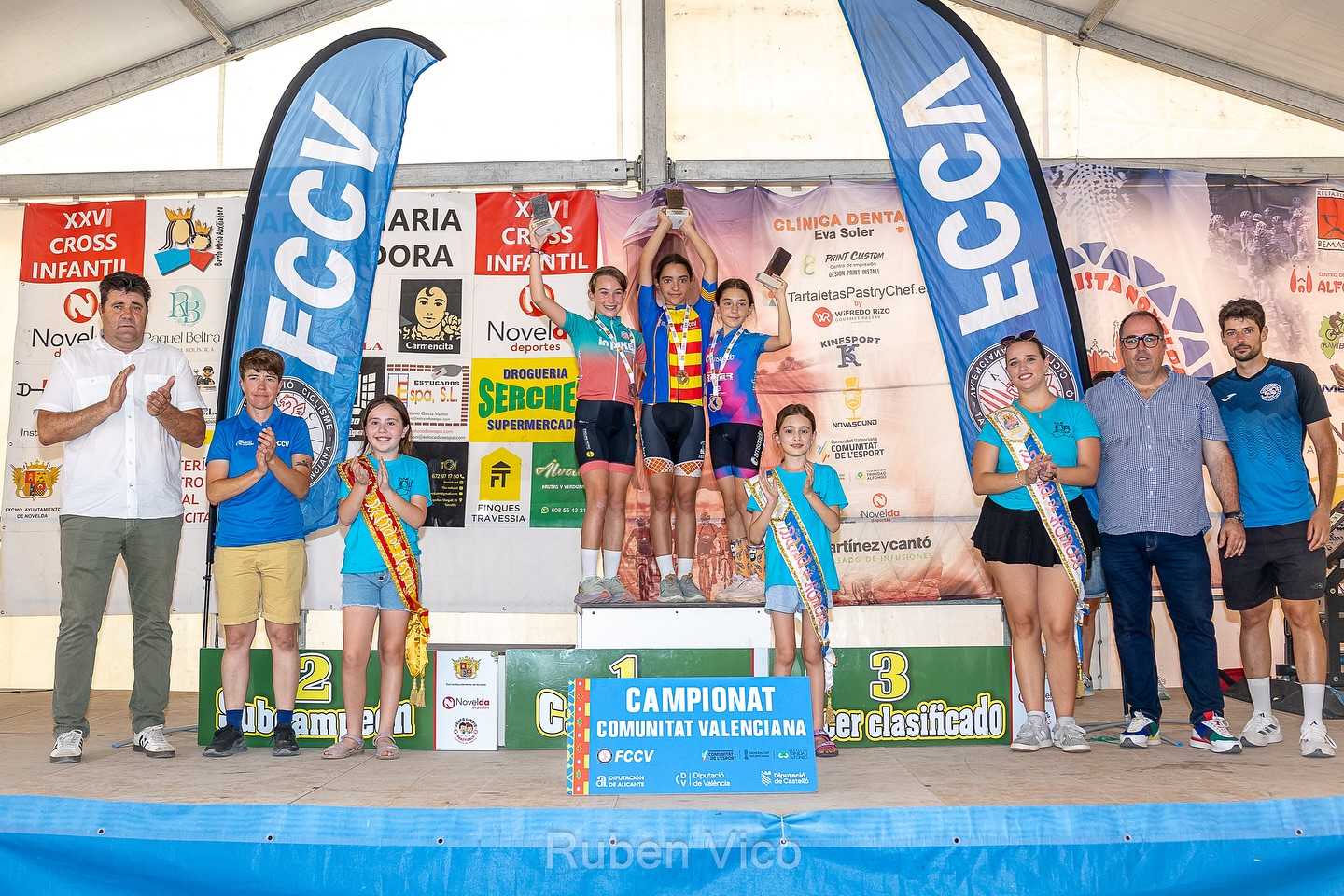 Novelda celebra una gran fiesta del ciclismo base en la final autonómica de Escuelas
