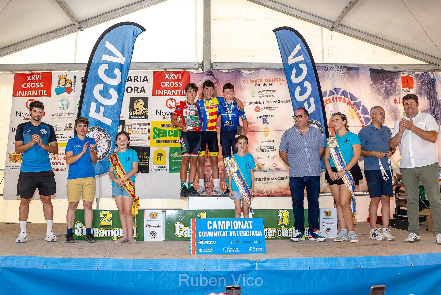 Novelda celebra una gran fiesta del ciclismo base en la final autonómica de Escuelas