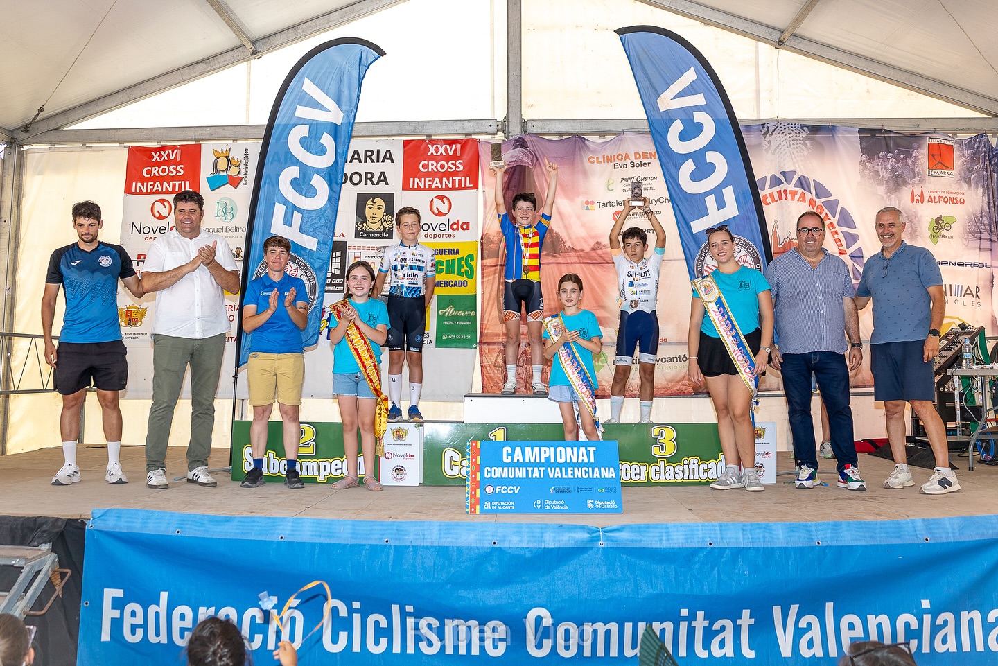 Novelda celebra una gran fiesta del ciclismo base en la final autonómica de Escuelas