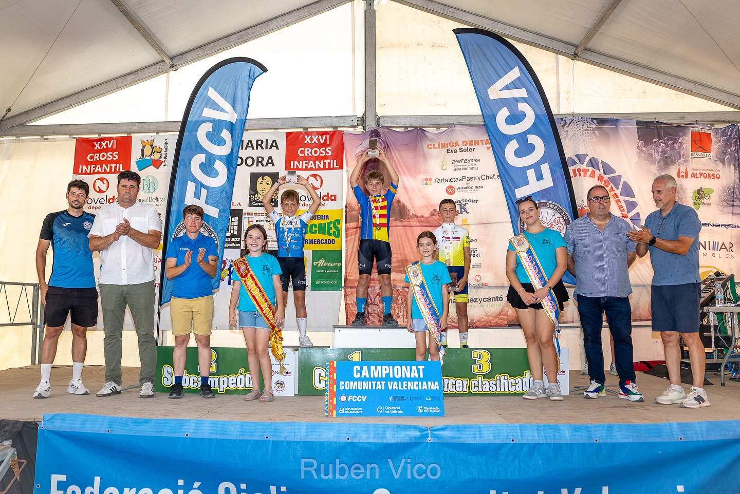 Novelda celebra una gran fiesta del ciclismo base en la final autonómica de Escuelas