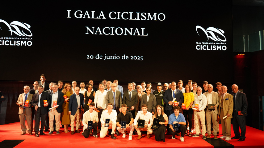 La-I-Gala-del-Ciclismo-de-la-RFEC-premia-a-mas-de-40-personas-e-instituciones