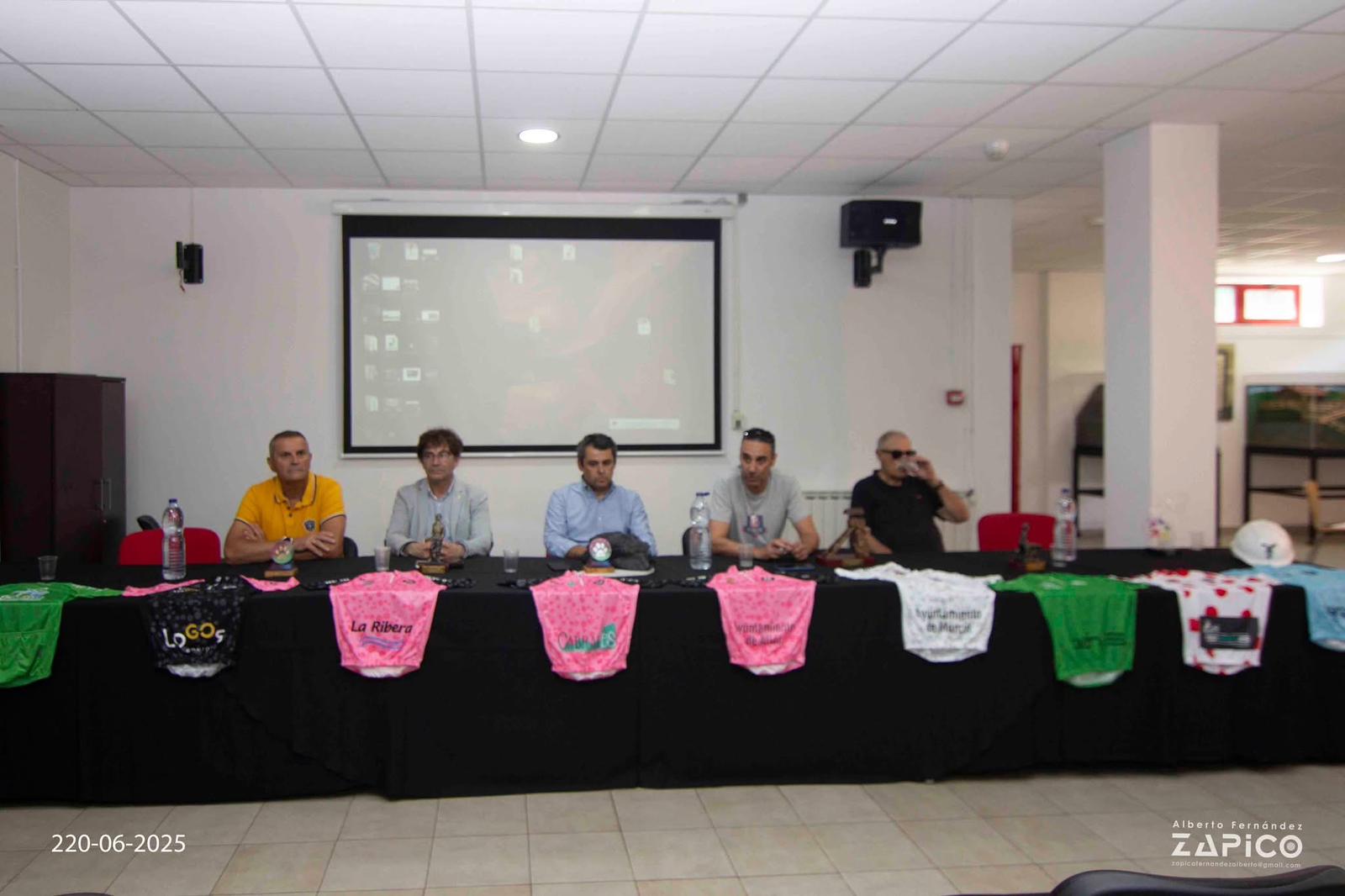 Presentada la 43ª Vuelta Ciclista a los Valles Mineros: ciclismo júnior en el corazón de Asturias