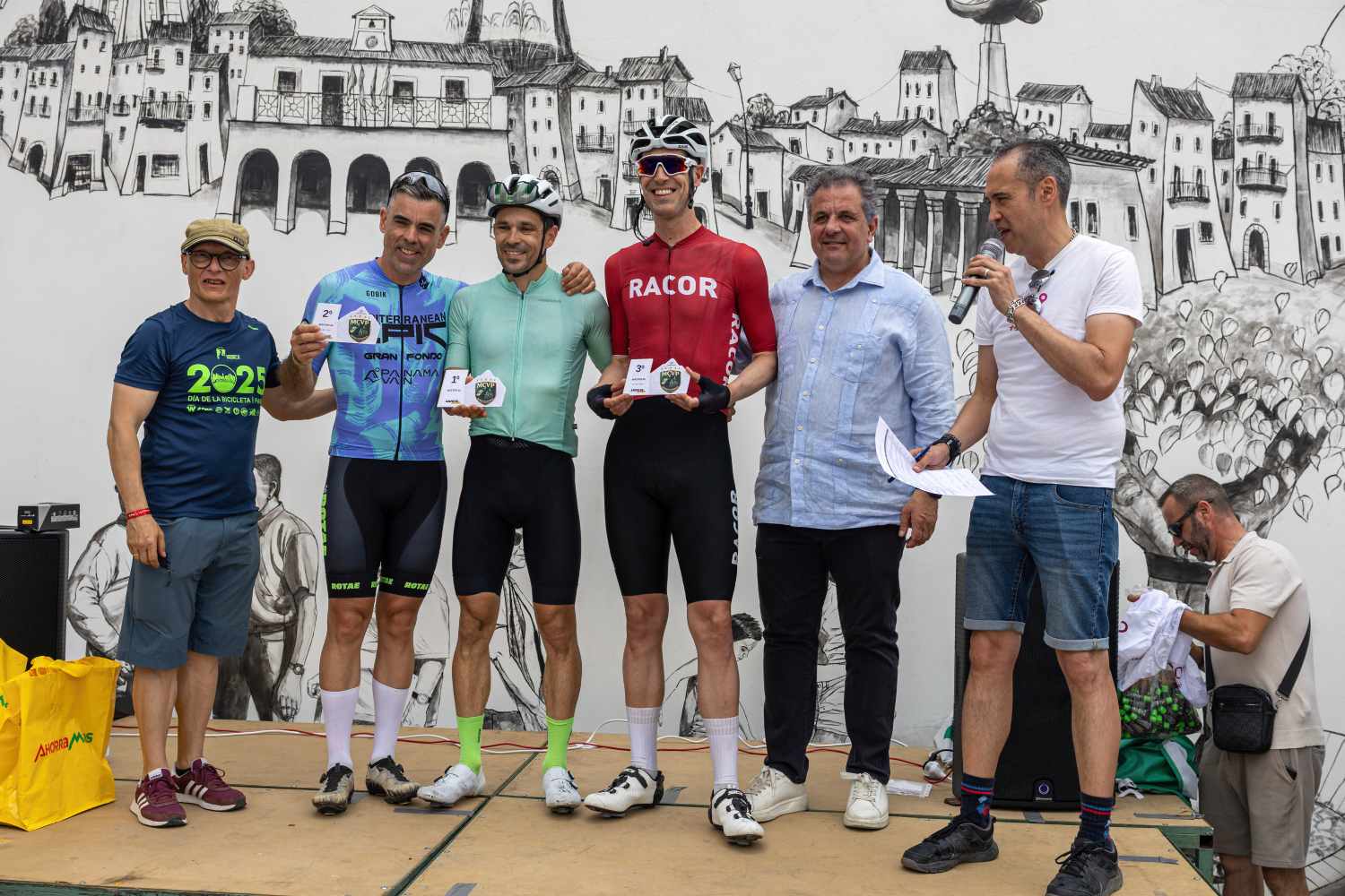 PARLA FUE UNA FIESTA DEL CICLISMO CON LA CELEBRACIÓN DE SU XXV MARCHA CICLOTURISTA