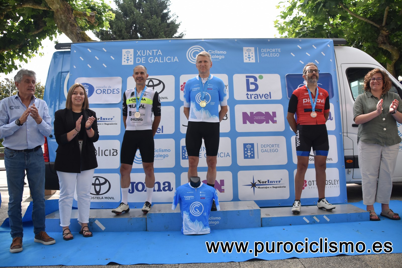 O máster-30 Adán Fra imponse ao esprint no Campionato de Galicia - Trofeo Concello de Ordes