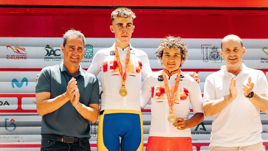 Benjamin-Noval-y-Paula-Ostiz-campeones-de-Espana-de-ruta-junior-en-Granada