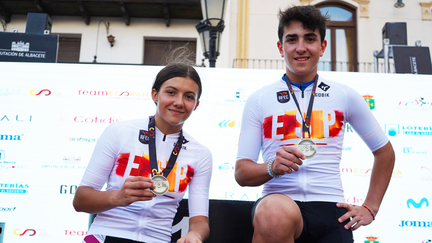 Silvia-Castillejos-y-Ximo-Banuls-campeones-de-Espana-infantiles-en-ruta-en-Tarazona-de-la-Mancha