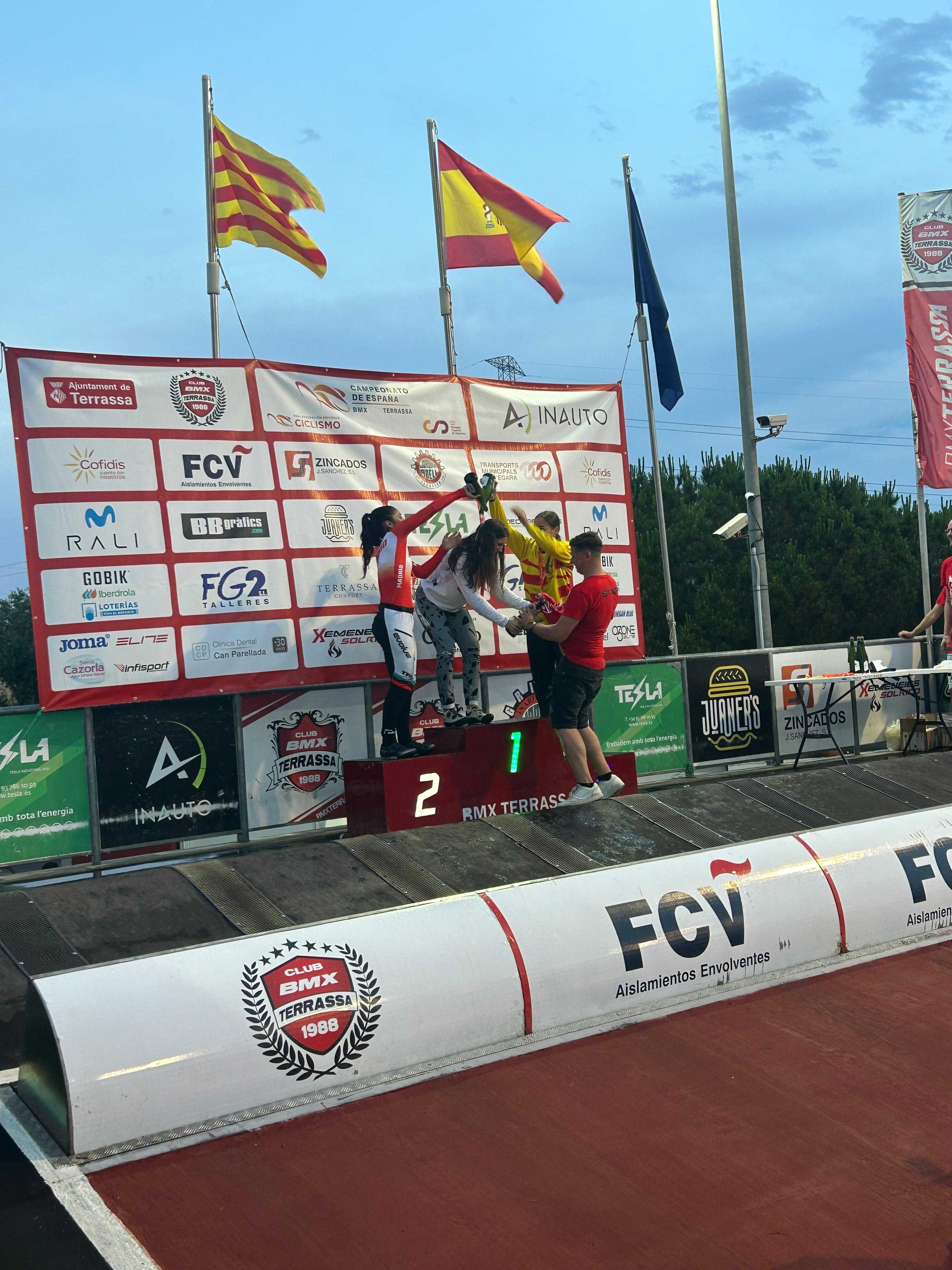Marc Román y Mariona Calvis se proclaman campeones de España de BMX Racing en Terrassa