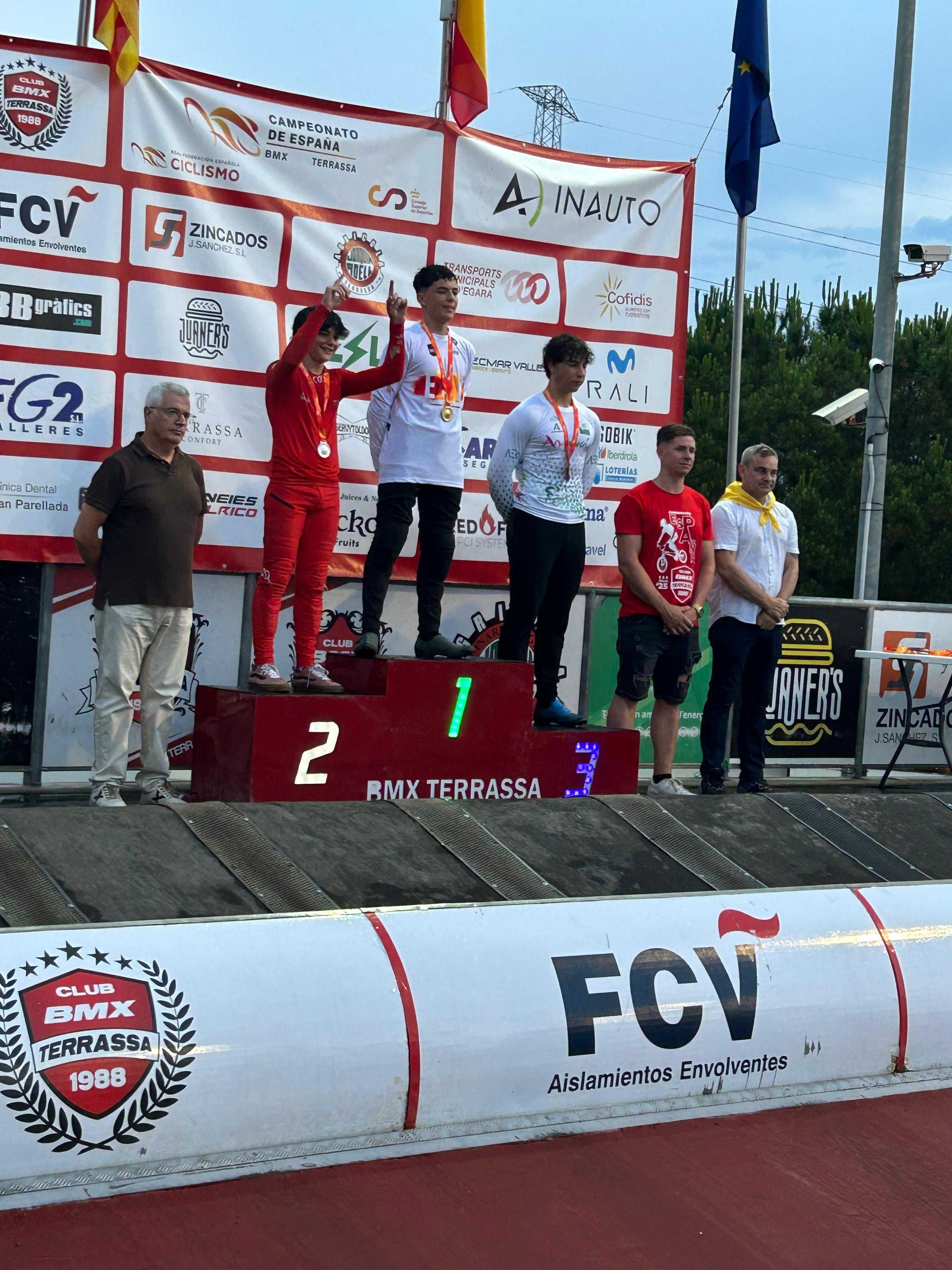 Marc Román y Mariona Calvis se proclaman campeones de España de BMX Racing en Terrassa