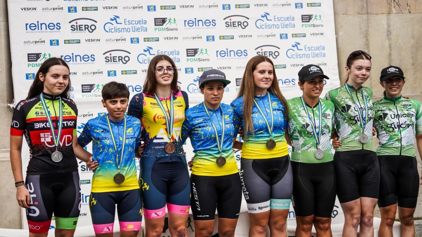 Pola-de-Siero-corona-a-las-nuevas-campeonas-de-Asturias-de-ciclismo-en-carretera