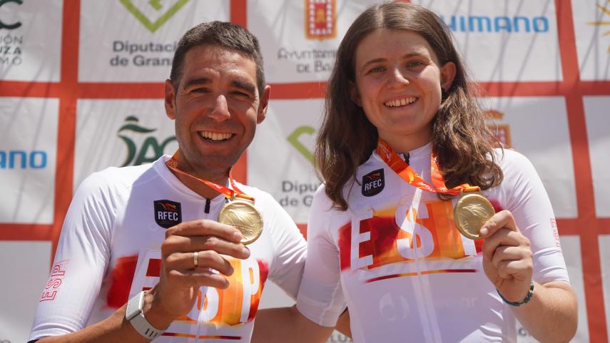 El-decacampeon-David-Valero-y-Estibaliz-Sagardoy-revalidan-en-Baza-sus-titulos-nacionales-de-XCO