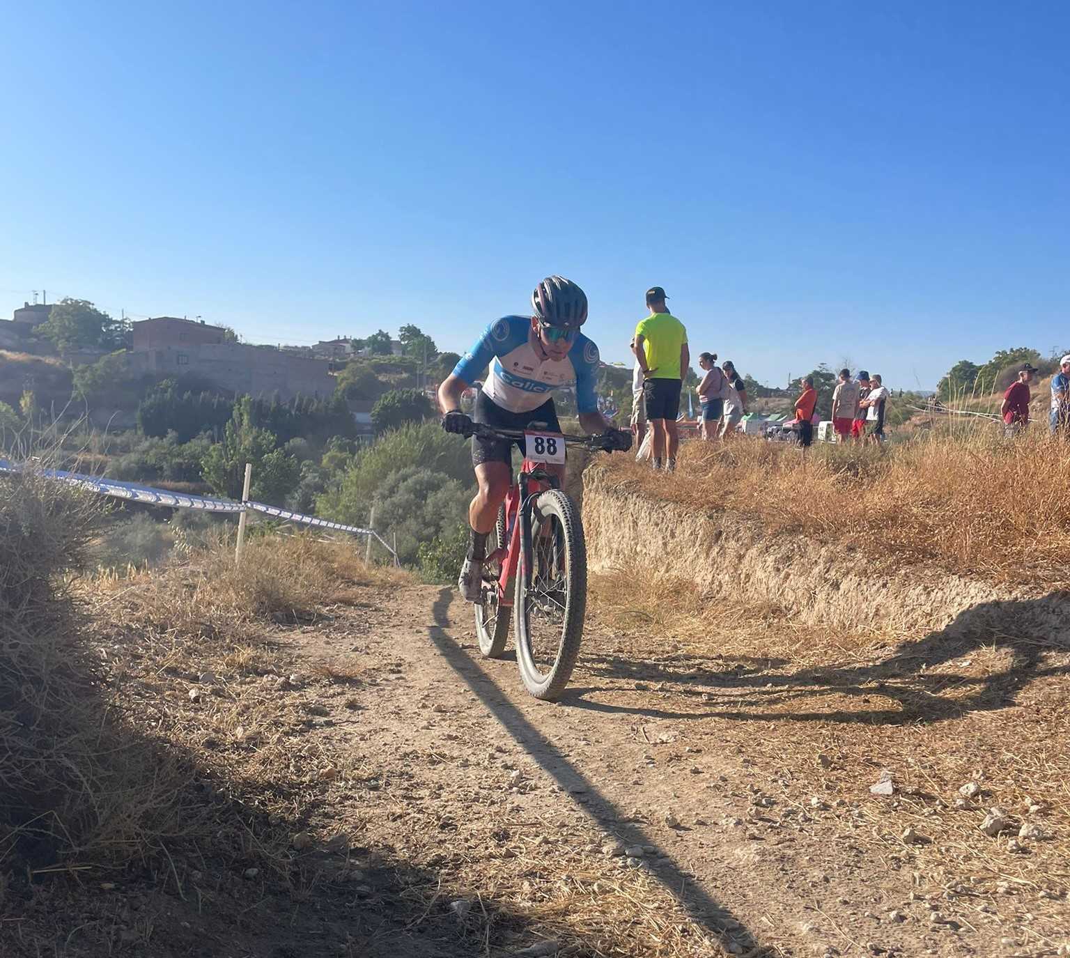 A júnior Lorena Patiño conquista o seu cuarto título consecutivo de campioa de España de XCO