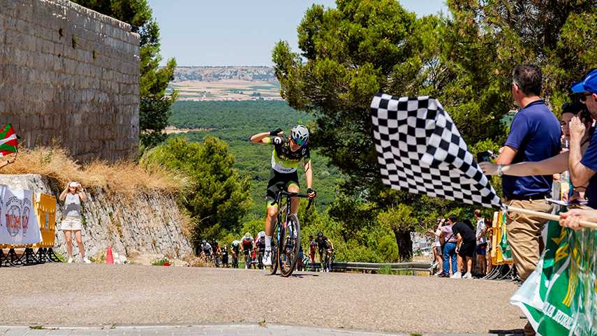 El-Castillo-de-Penafiel-sumerge-a-la-Copa-de-Espana-Junior-Cofidis-2025-en-su-recta-final-