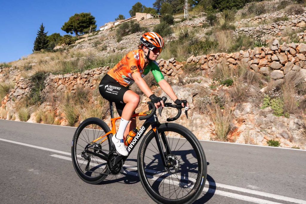Alicia González Blanco: la primera ciclista asturiana en el Tour de Francia femenino