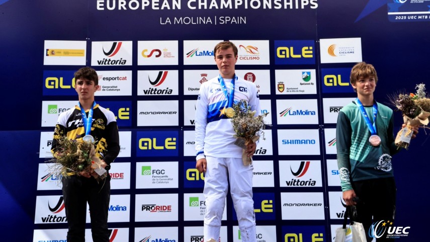 Dani-Barcia-e-Manuel-Pellon-soben-ao-podio-no-Campionato-de-Europa-de-Descenso-en-La-Molina