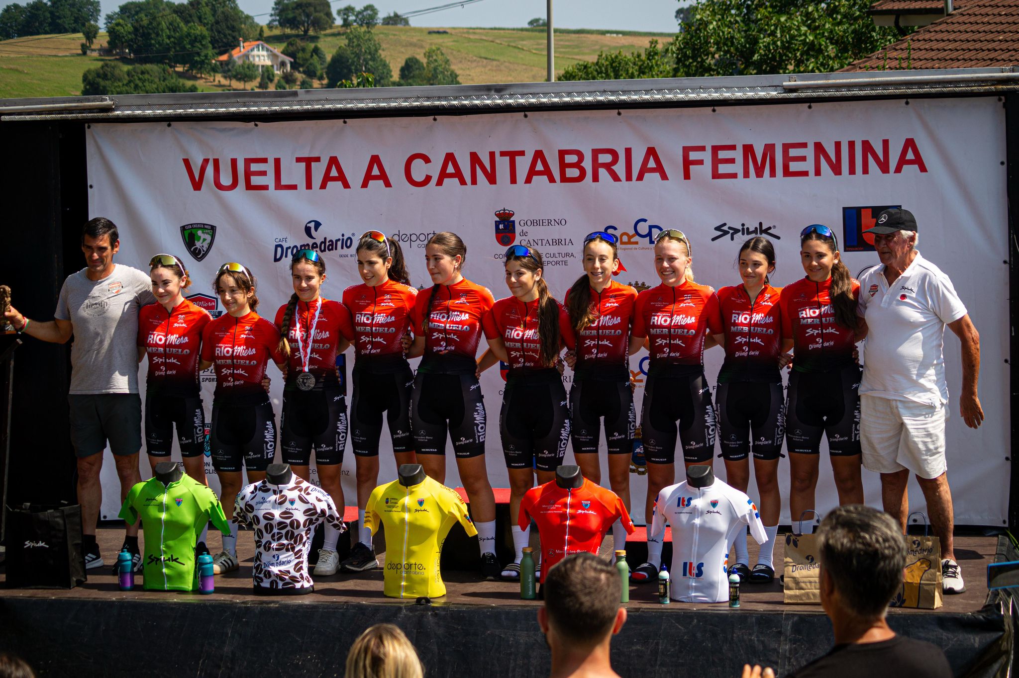 De la Roca y Spikarova se llevan la Vuelta a Cantabria Femenina