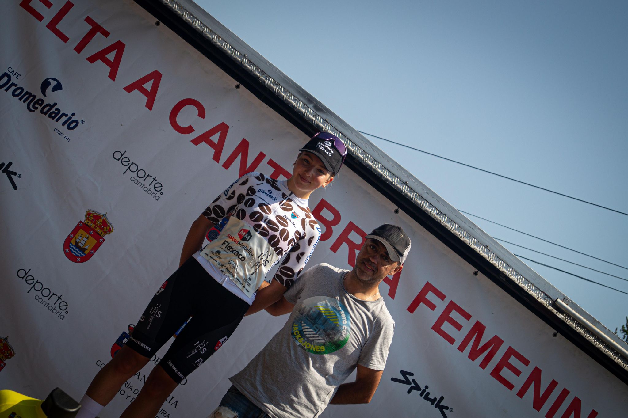 De la Roca y Spikarova se llevan la Vuelta a Cantabria Femenina