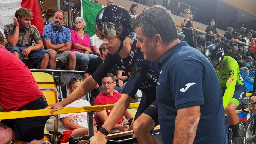 Eric-Igual-a-las-puertas-del-podio-tras-una-quinta-plaza-en-el-Scratch-del-Mundial-de-Appeldorn
