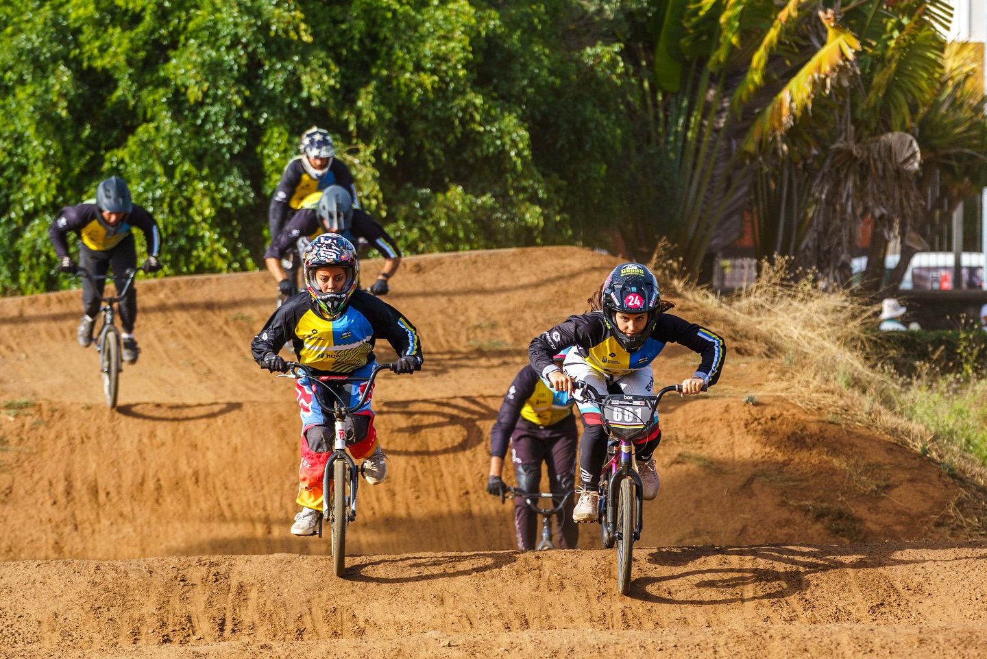 Continua celebrandose la Tecnificacion  del Pro-bmx Clinic Ciudad de la Laguna