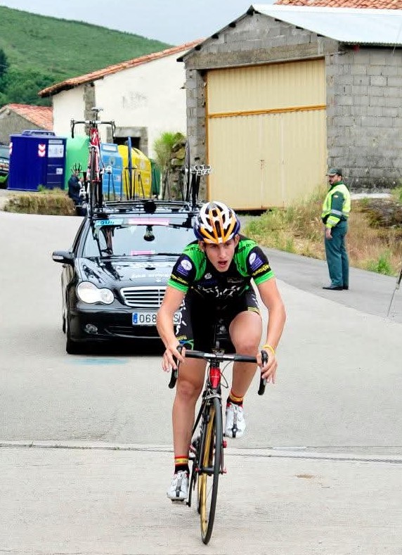 Tres asturianos en la salida de la Vuelta 2025