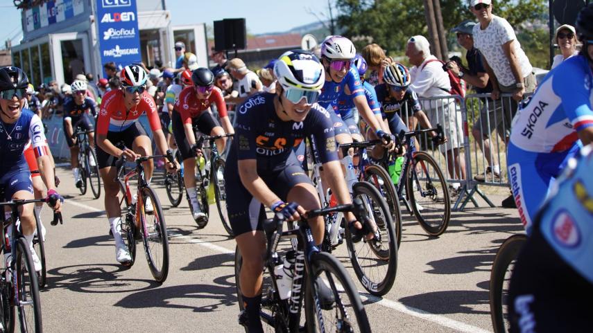Lucia-Ruiz-expone-su-punta-de-velocidad-para-ser-5-en-la-primera-etapa-del-Tour-del-Porvenir