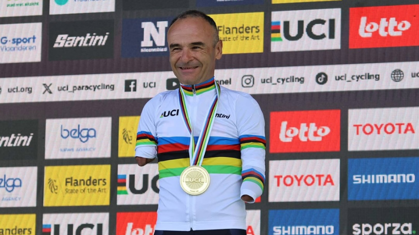 Ricardo-Ten-suma-su-17-Maillot-Arcoiris-en-el-Mundial-de-Paraciclismo-en-ruta