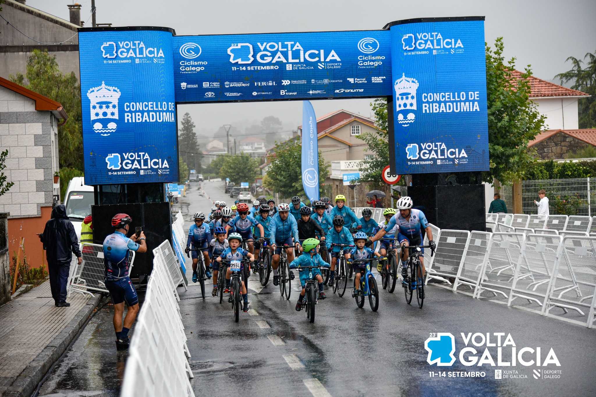 Caja Rural – Alea asina unha tripla na contra o reloxo   inaugural da Volta a Galicia en Ribadumia