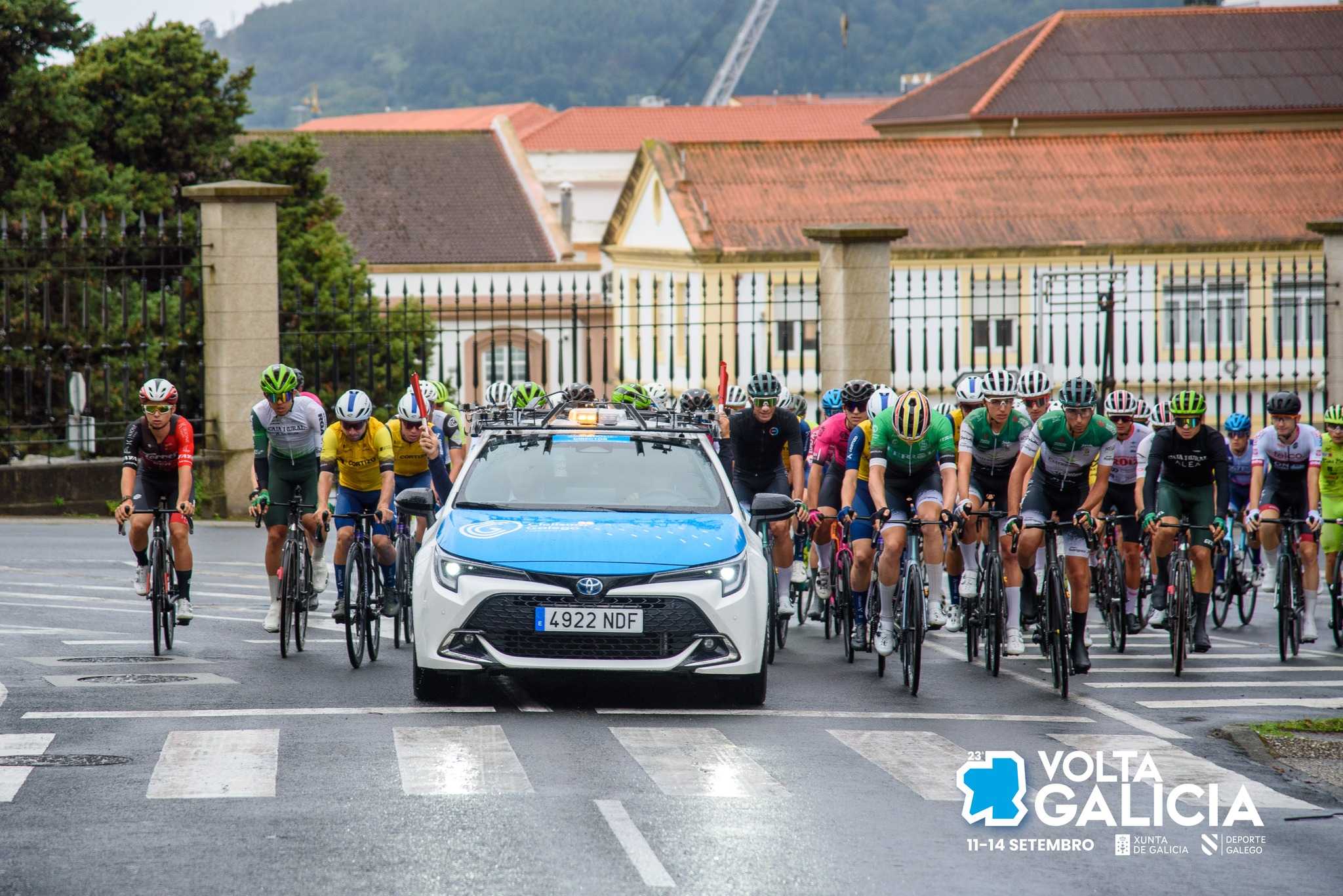 Maksym Bilyi adxudícase a Volta a Galicia nun final de infarto en Ferrol