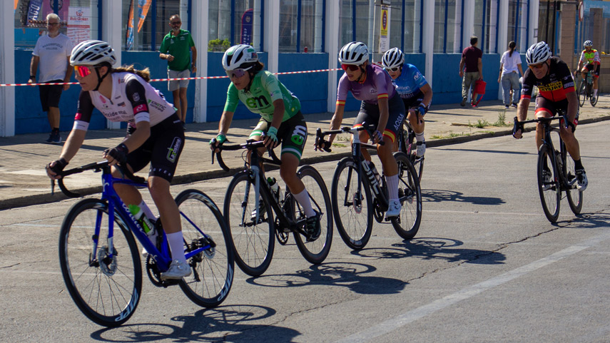 La-Linea-vivio-una-intensa-matinal-de-ciclismo-en-carretera