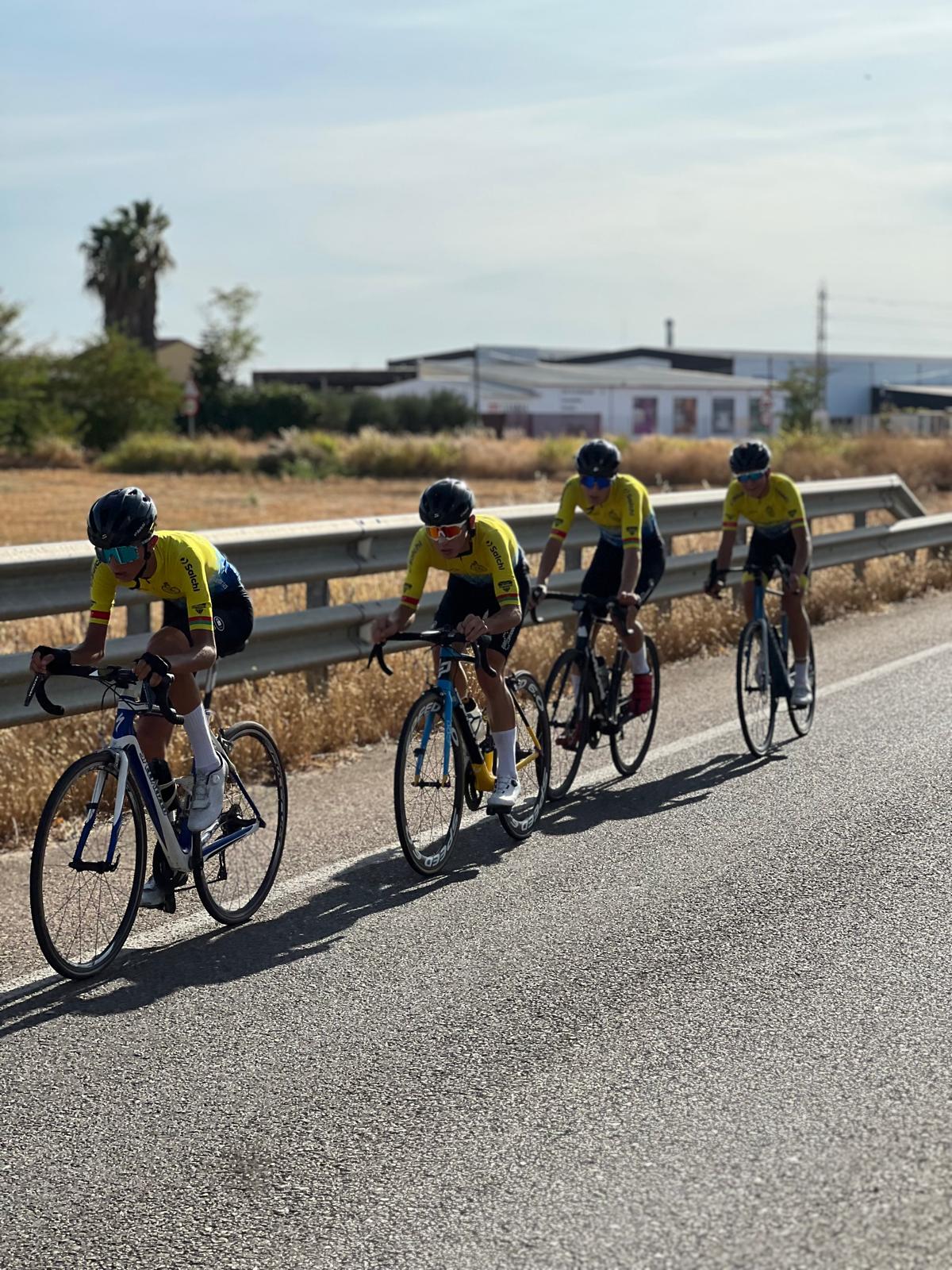 RAÚL CINTAS GANA LA CHALLENGE VUELTA CICLISTA A EXTREMADURA CADETE 2025
