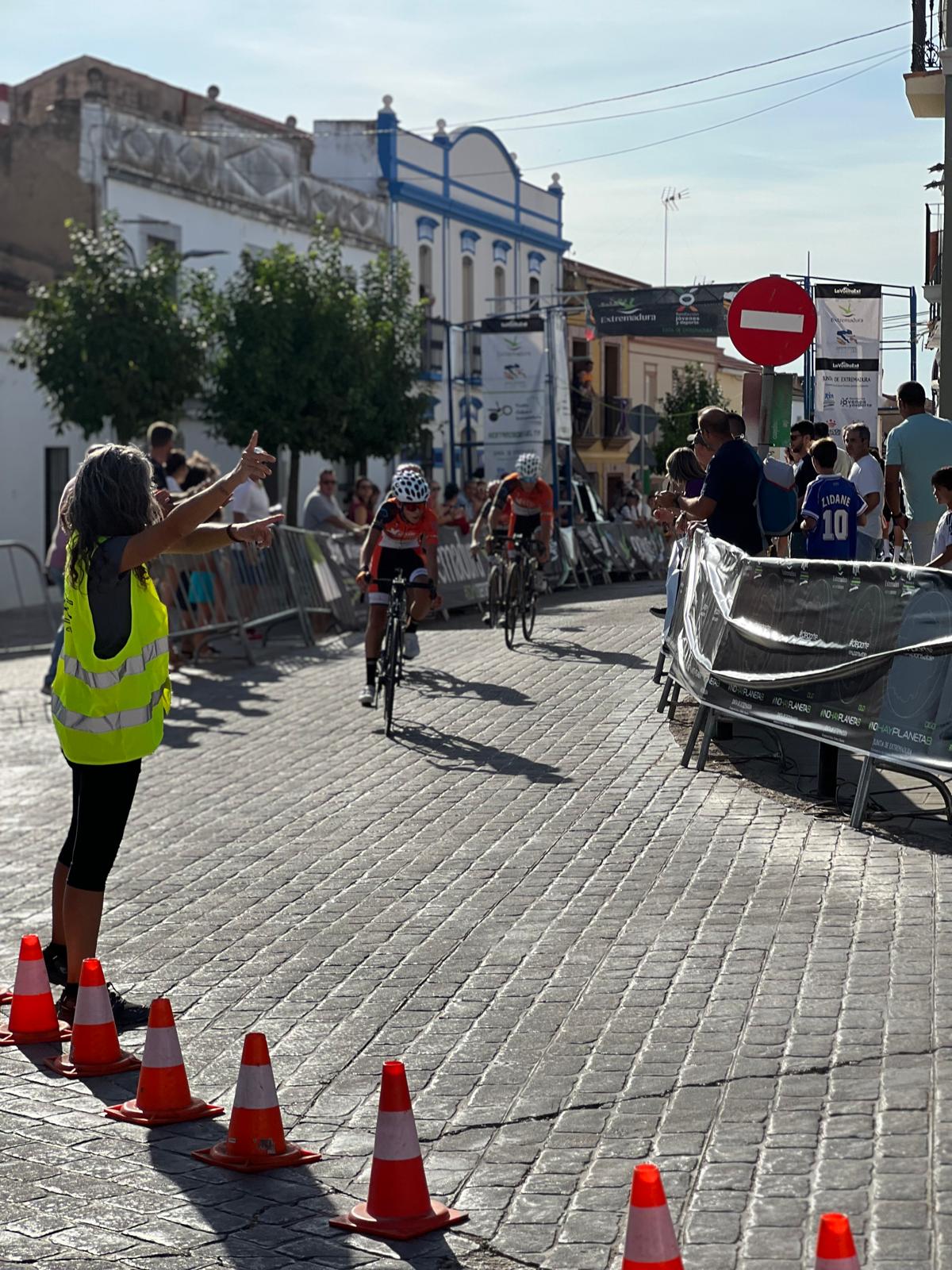 RAÚL CINTAS GANA LA CHALLENGE VUELTA CICLISTA A EXTREMADURA CADETE 2025